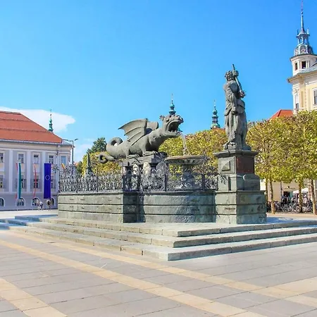 Spacious 3 Bedroom With Balcony * קלגנפורט