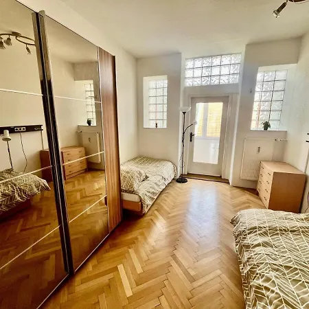 Spacious 3 Bedroom With Balcony דירה