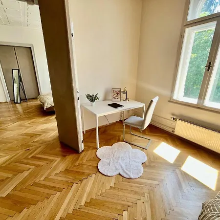 Spacious 3 Bedroom With Balcony クラーゲンフルト