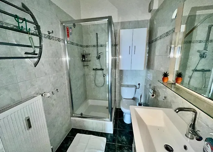Spacious 3 Bedroom With Balcony דירה
